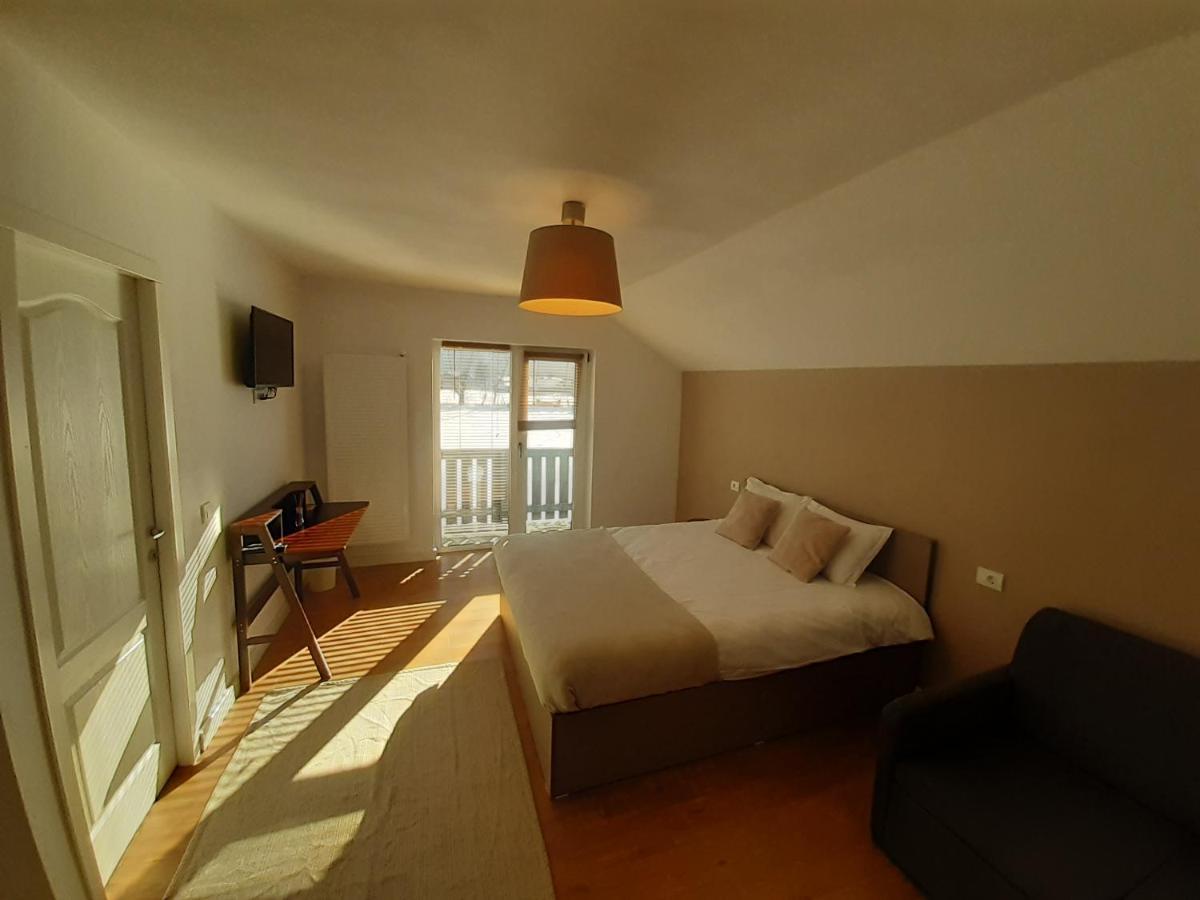 Dom Hills Bucovina Hotel กูรา ฮูมอรูลุย ภายนอก รูปภาพ
