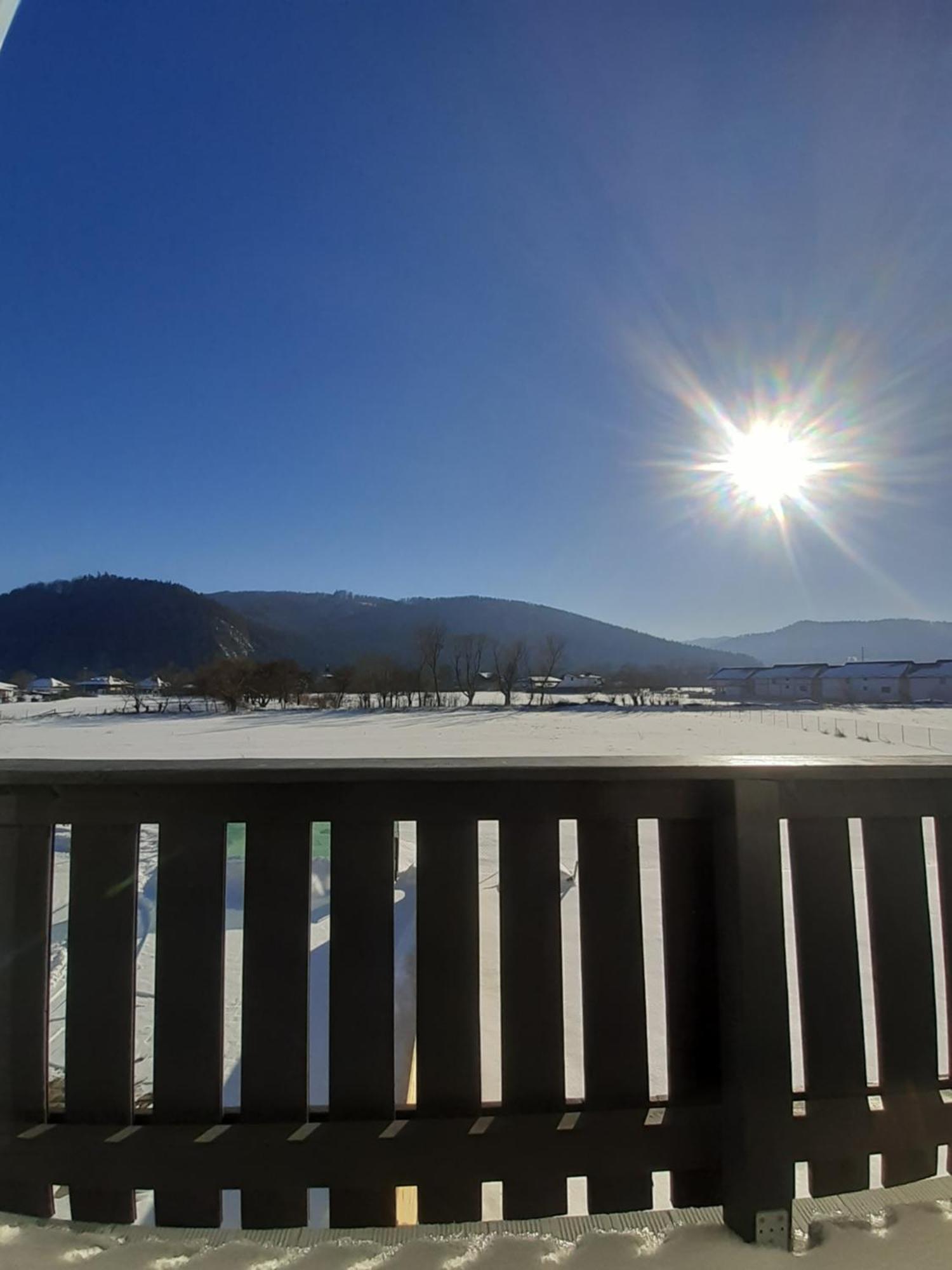 Dom Hills Bucovina Hotel กูรา ฮูมอรูลุย ภายนอก รูปภาพ