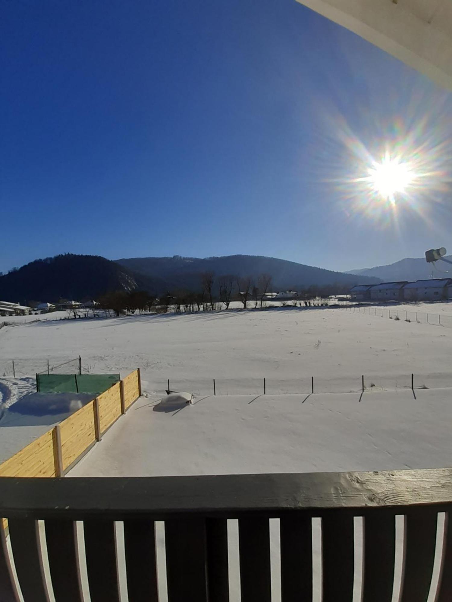 Dom Hills Bucovina Hotel กูรา ฮูมอรูลุย ภายนอก รูปภาพ