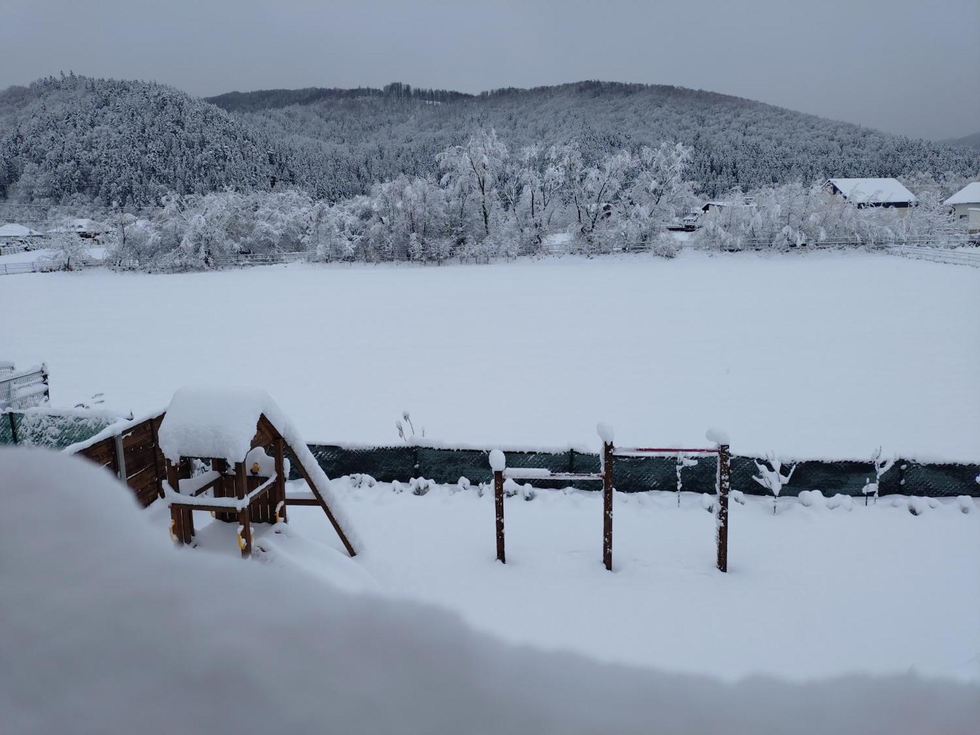 Dom Hills Bucovina Hotel กูรา ฮูมอรูลุย ภายนอก รูปภาพ